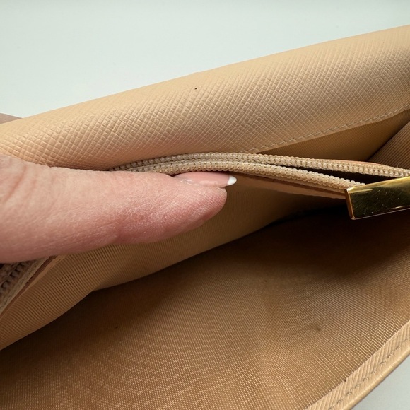 Salvatore Ferragamo Tan Leather Clutch - Picture 6 of 8